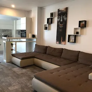 Luxury Westpark 2 View W6 Бухарест
