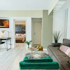 Voguish Apartment