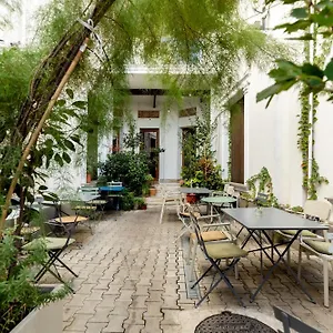 Away From - Modern & Cozy Near Vibrant Unirii Area Apartment